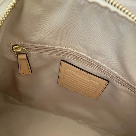 Coach Cream Tote Bag - Picture 10 of 16